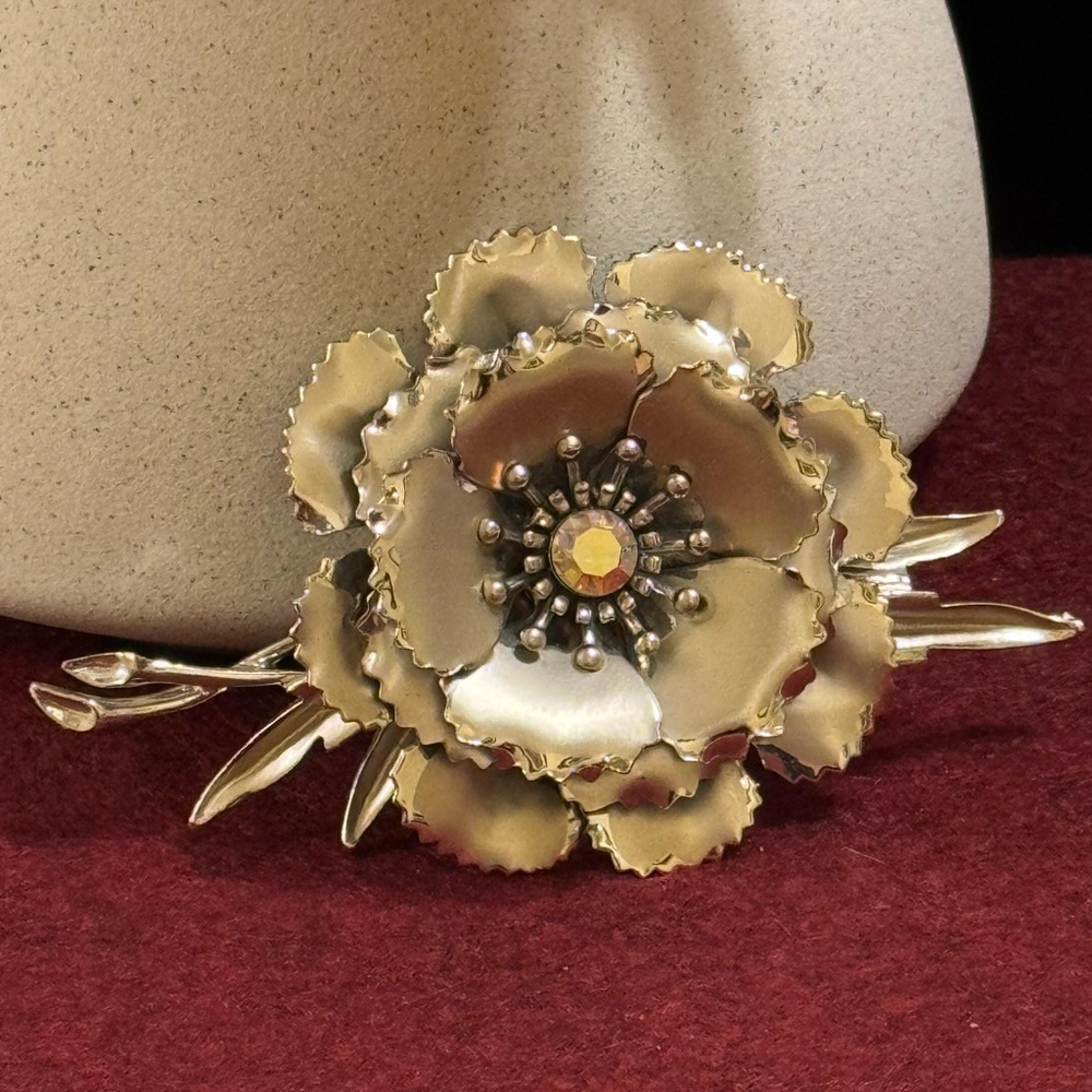 Vintage signed Coro large bright silver tone metal layered floral brooch